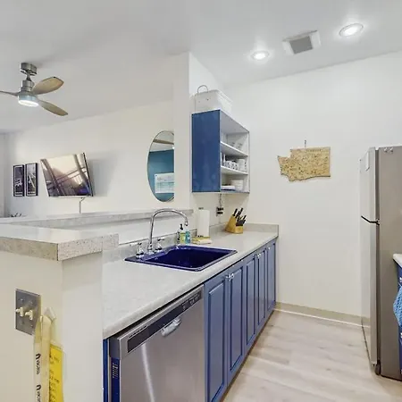 Sapphire Of Belltown Court-2