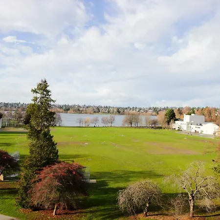 Green Lake Awaits-3