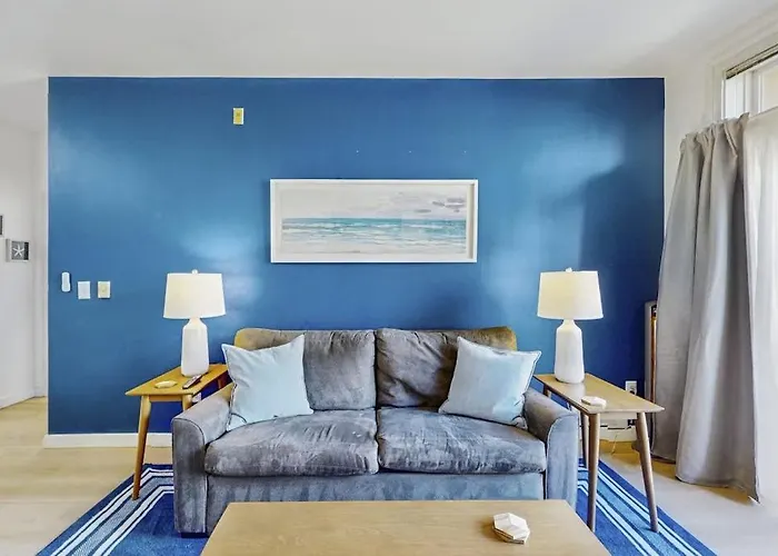 Sapphire Of Belltown Court