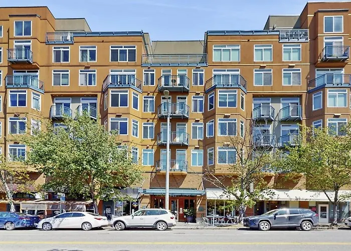 Sapphire Of Belltown Court